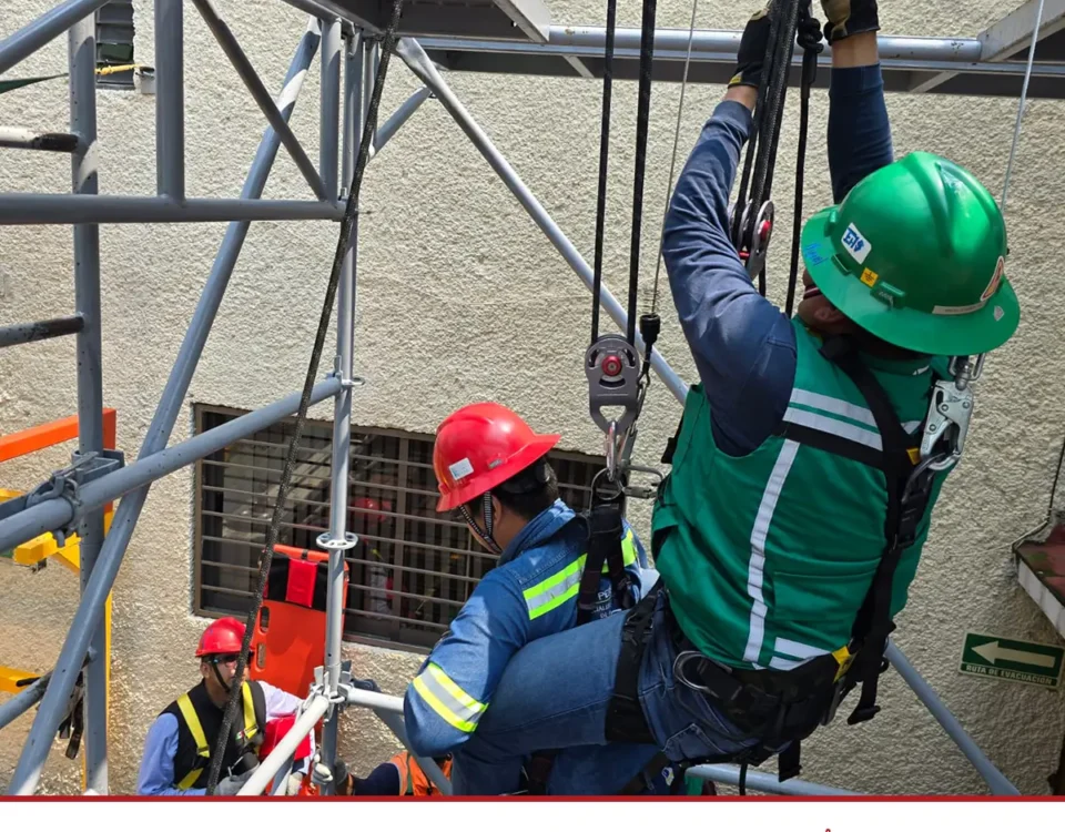 Rescate en Alturas: Procedimientos de Emergencia y Primeros Auxilios